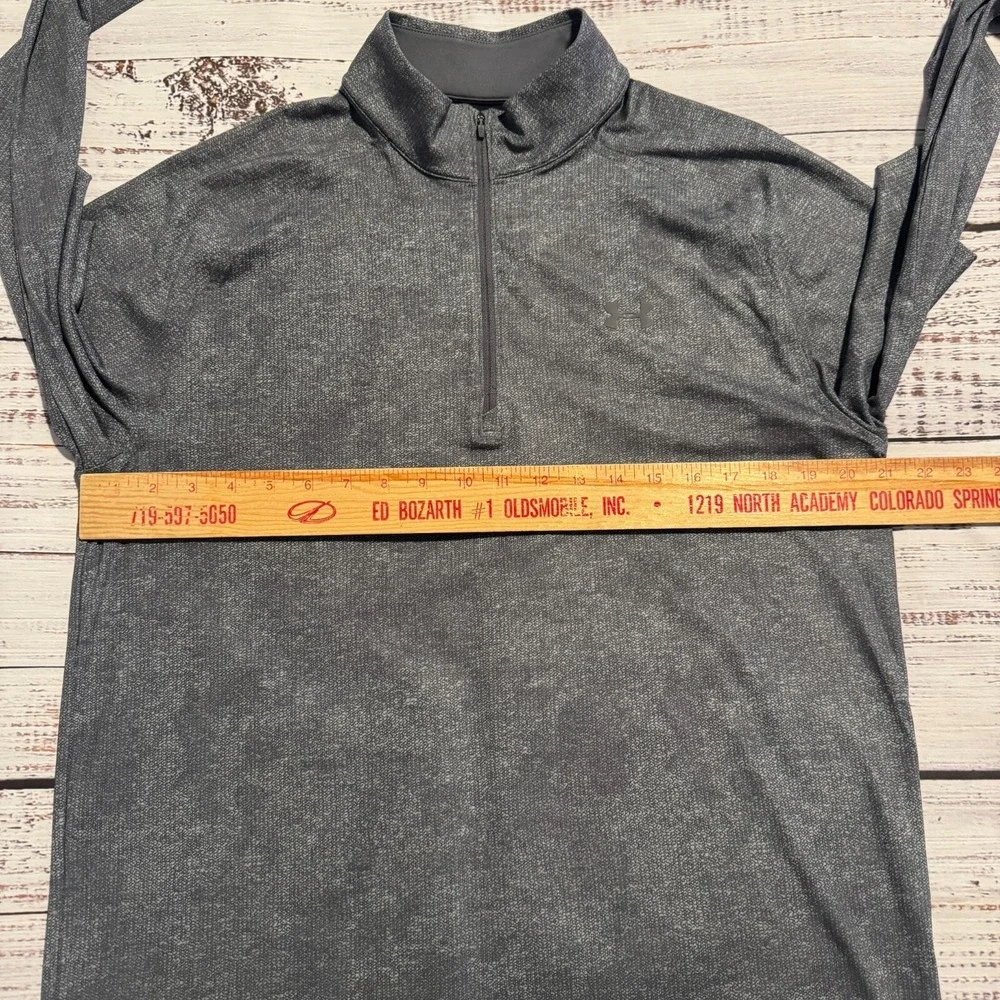 Under Armour 1/2 Half Zip Long Sleeve Gray Pullover Men's Size Medium‎